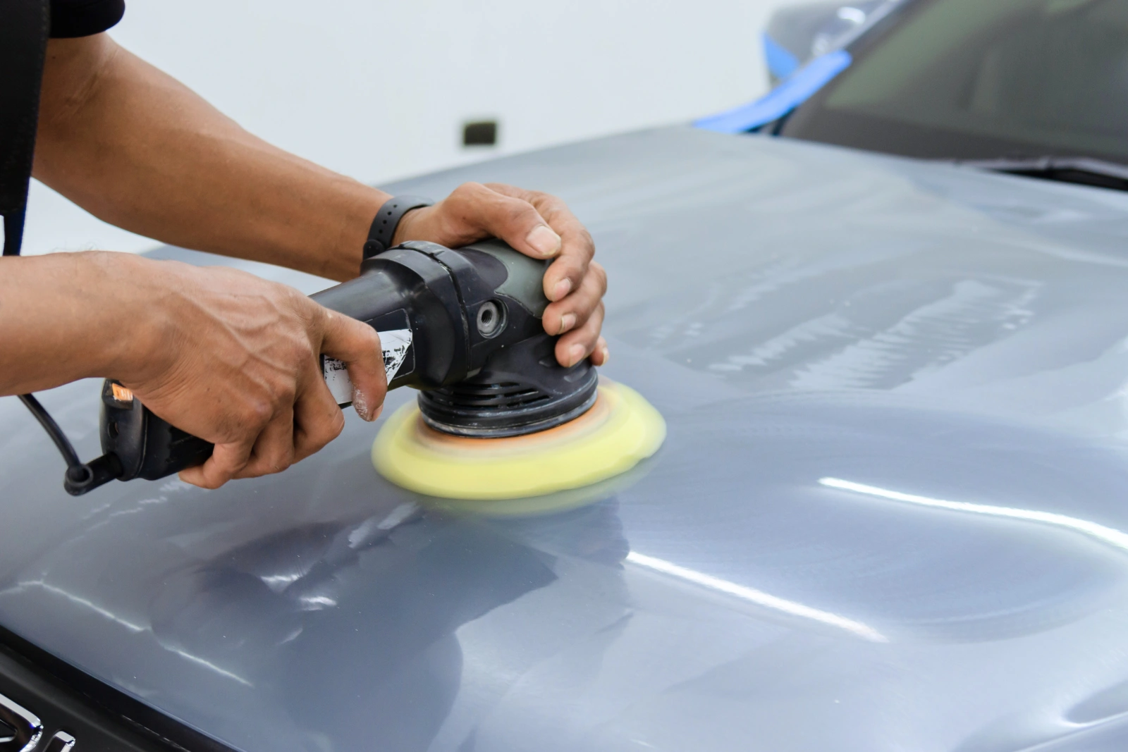 Servicio de planchado y pintura - Grúas Car Company